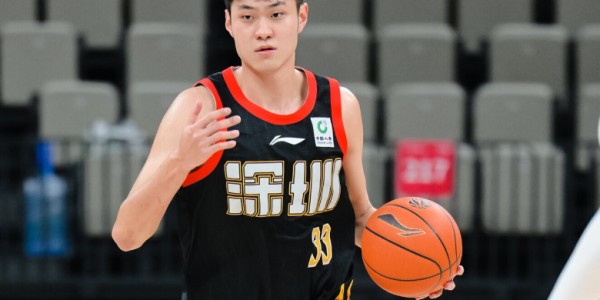 OB电竞app下载-深圳大胜1-0浙江：贺希宁32+5总分升队史第二 史密斯27+9